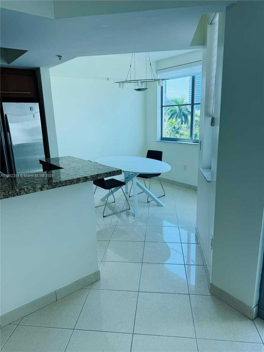 Small Image of 110 WASHINGTON AVE #1513, Miami Beach Number 3