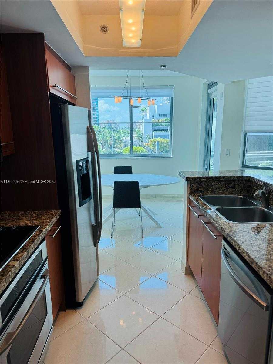 Small Image of 110 WASHINGTON AVE #1513, Miami Beach Number 7