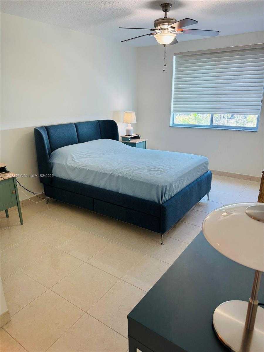 Small Image of 110 WASHINGTON AVE #1513, Miami Beach Number 9