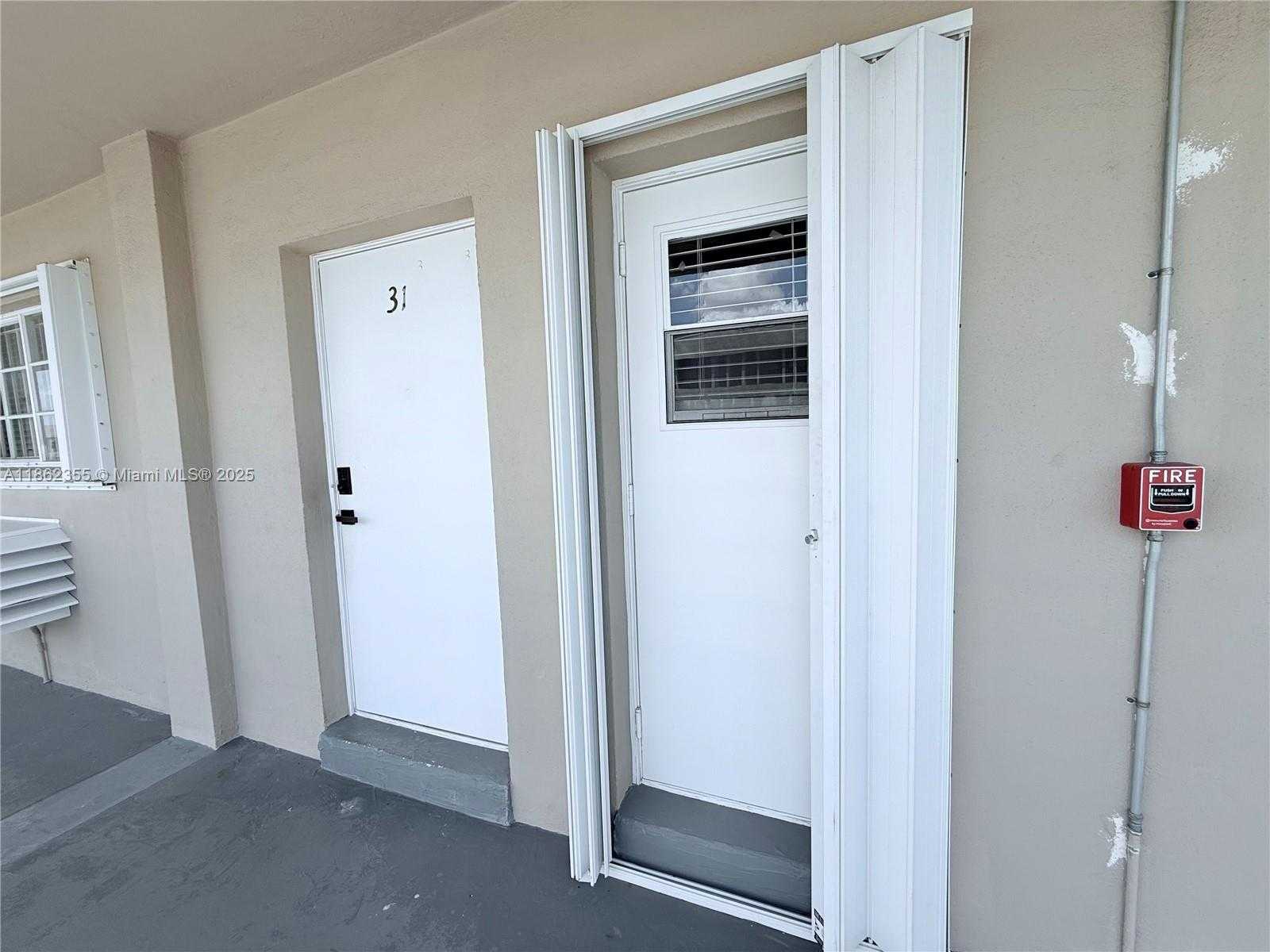 Small Image of 6580 SANTONA ST #A31, Coral Gables Number 16