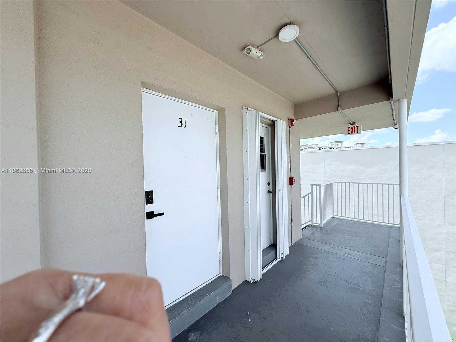 Small Image of 6580 SANTONA ST #A31, Coral Gables Number 17