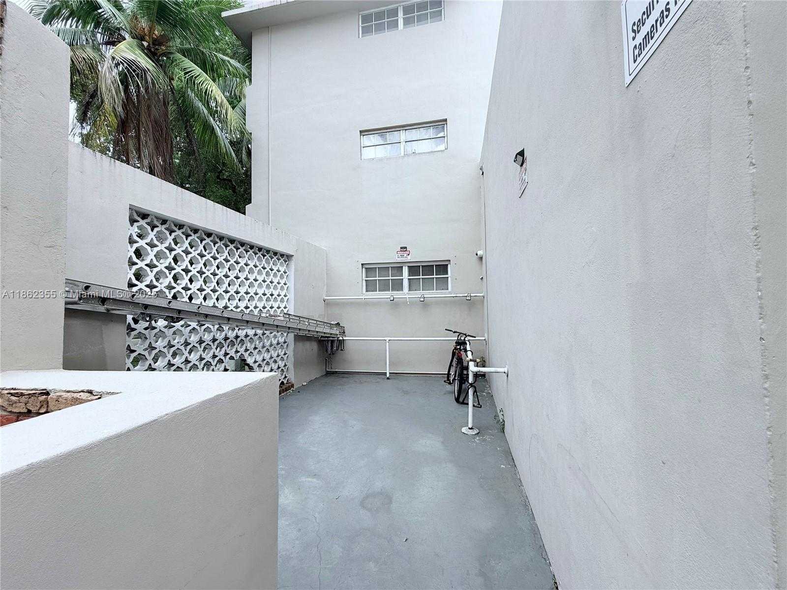 Small Image of 6580 SANTONA ST #A31, Coral Gables Number 20