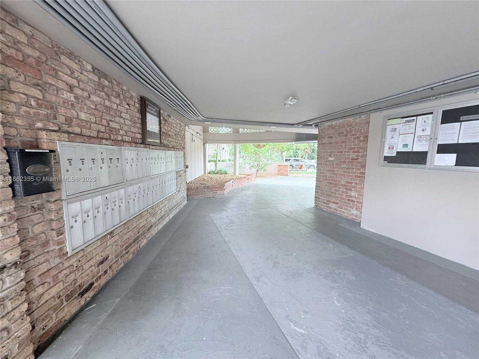 Small Image of 6580 SANTONA ST #A31, Coral Gables Number 22