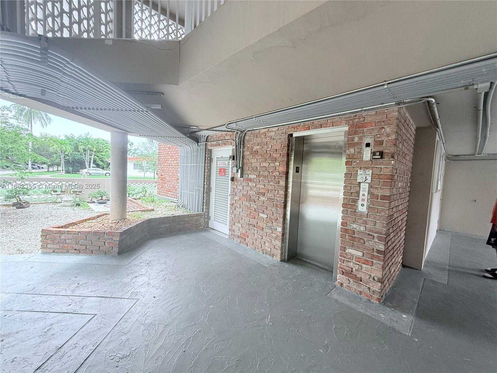 Small Image of 6580 SANTONA ST #A31, Coral Gables Number 23