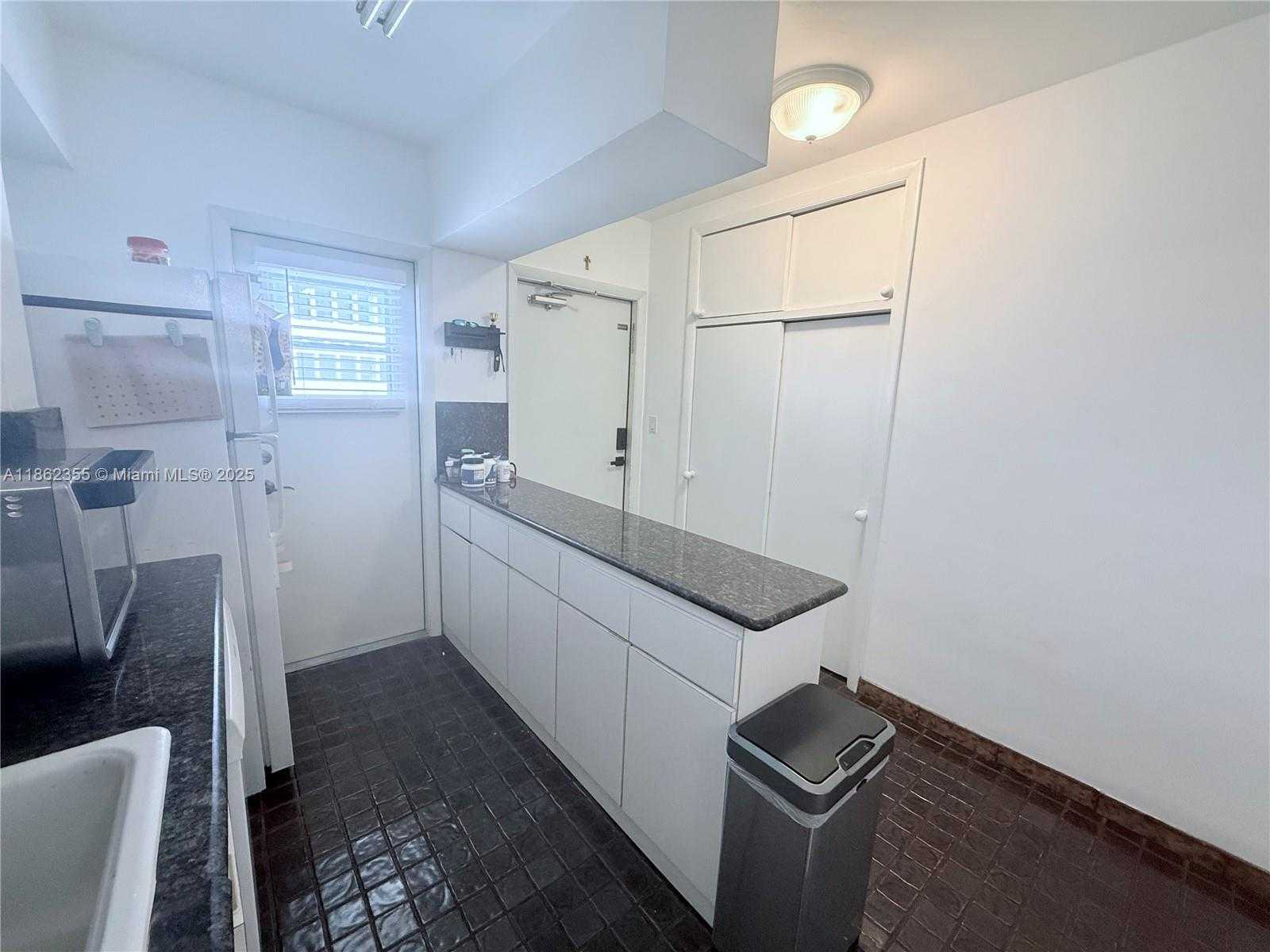 Small Image of 6580 SANTONA ST #A31, Coral Gables Number 4