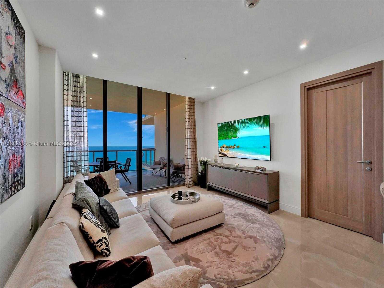 Small Image of Bal Harbour Number 14