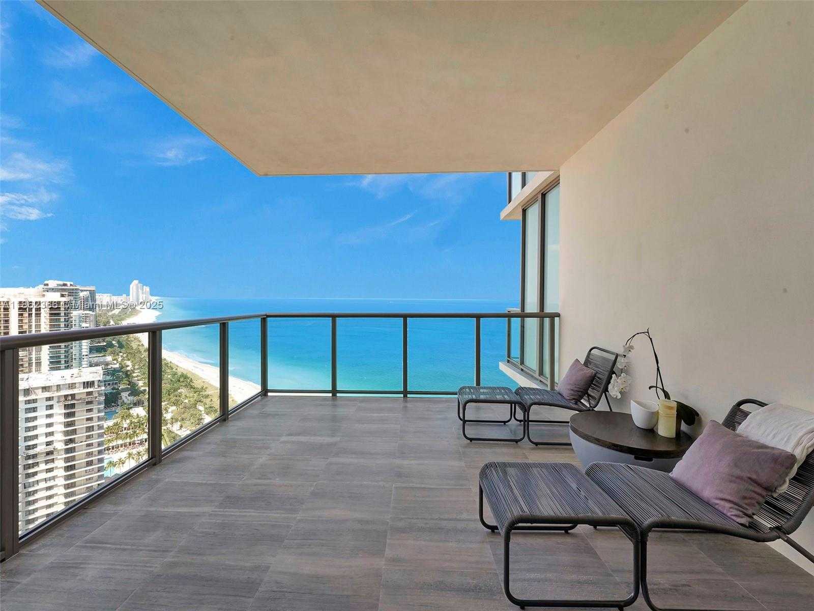 Small Image of Bal Harbour Number 23