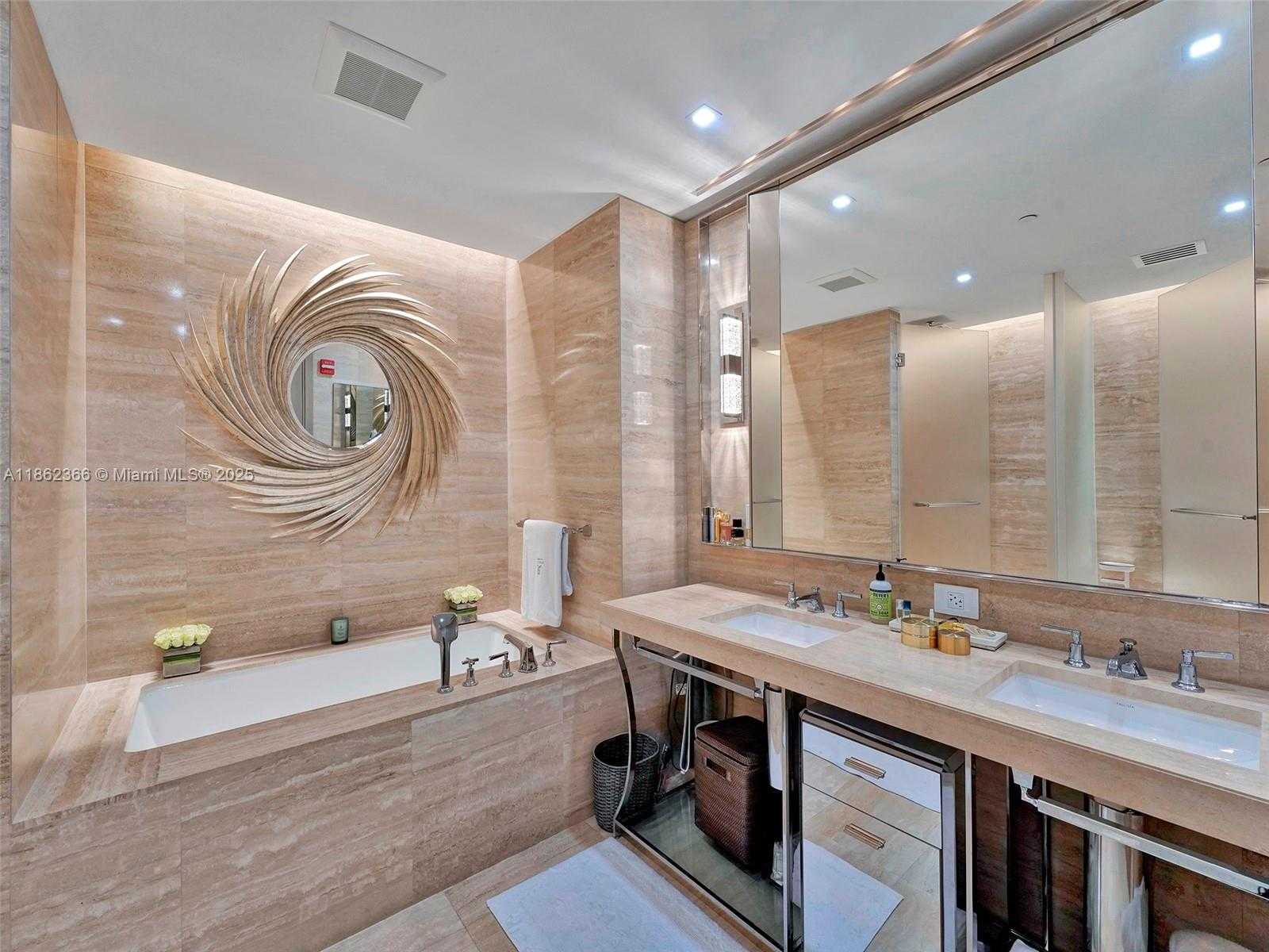 Small Image of Bal Harbour Number 27