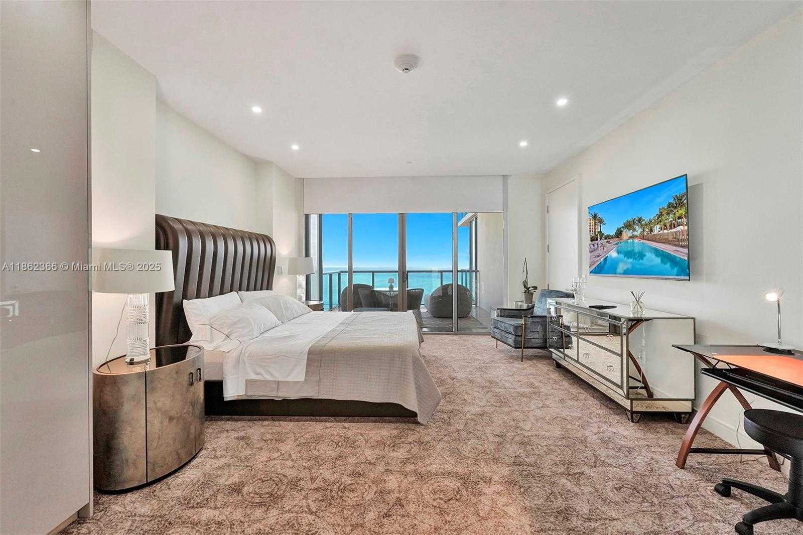 Small Image of Bal Harbour Number 29