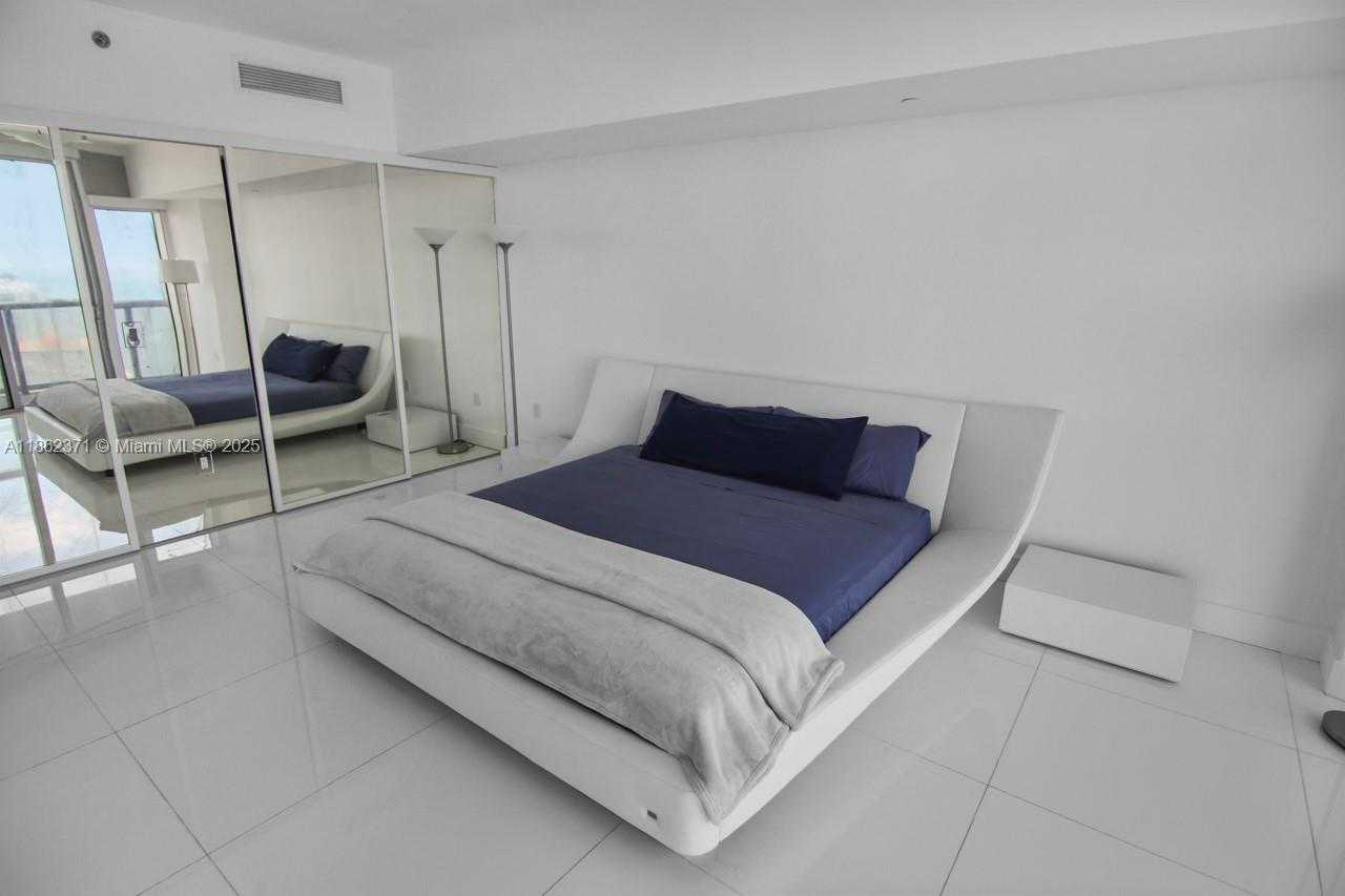 Small Image of 495 BRICKELL AVE #5609, Miami Number 16