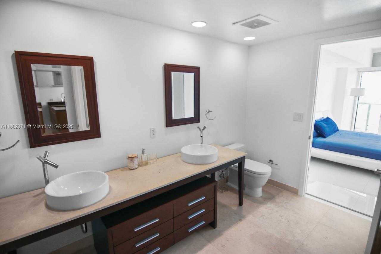 Small Image of 495 BRICKELL AVE #5609, Miami Number 20