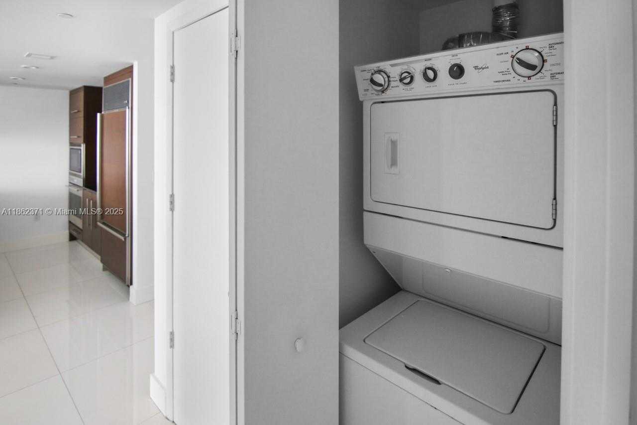 Small Image of 495 BRICKELL AVE #5609, Miami Number 22