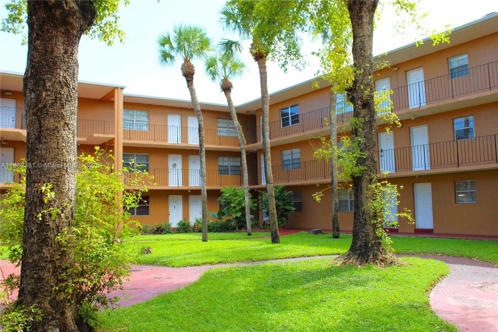 Small Image of 1280 WEST 54TH ST #308B, Hialeah Number 12