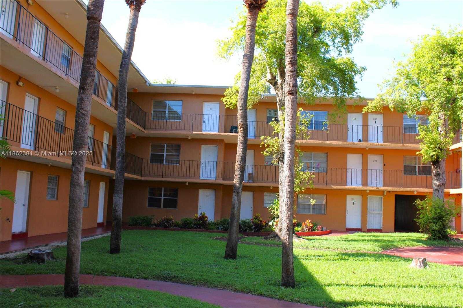 Small Image of 1280 WEST 54TH ST #308B, Hialeah Number 47