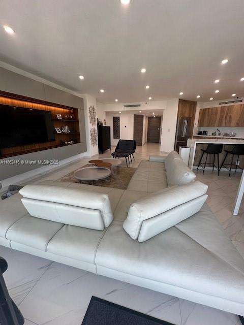 Small Image of 19500 TURNBERRY WAY #12A, Aventura Number 12