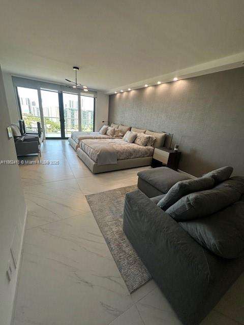 Small Image of 19500 TURNBERRY WAY #12A, Aventura Number 33