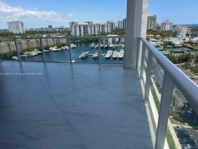 Small Image of 19500 TURNBERRY WAY #12A, Aventura Number 38