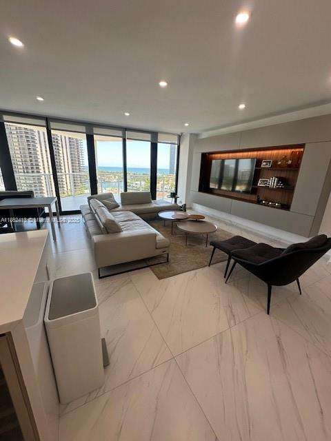 Small Image of 19500 TURNBERRY WAY #12A, Aventura Number 9