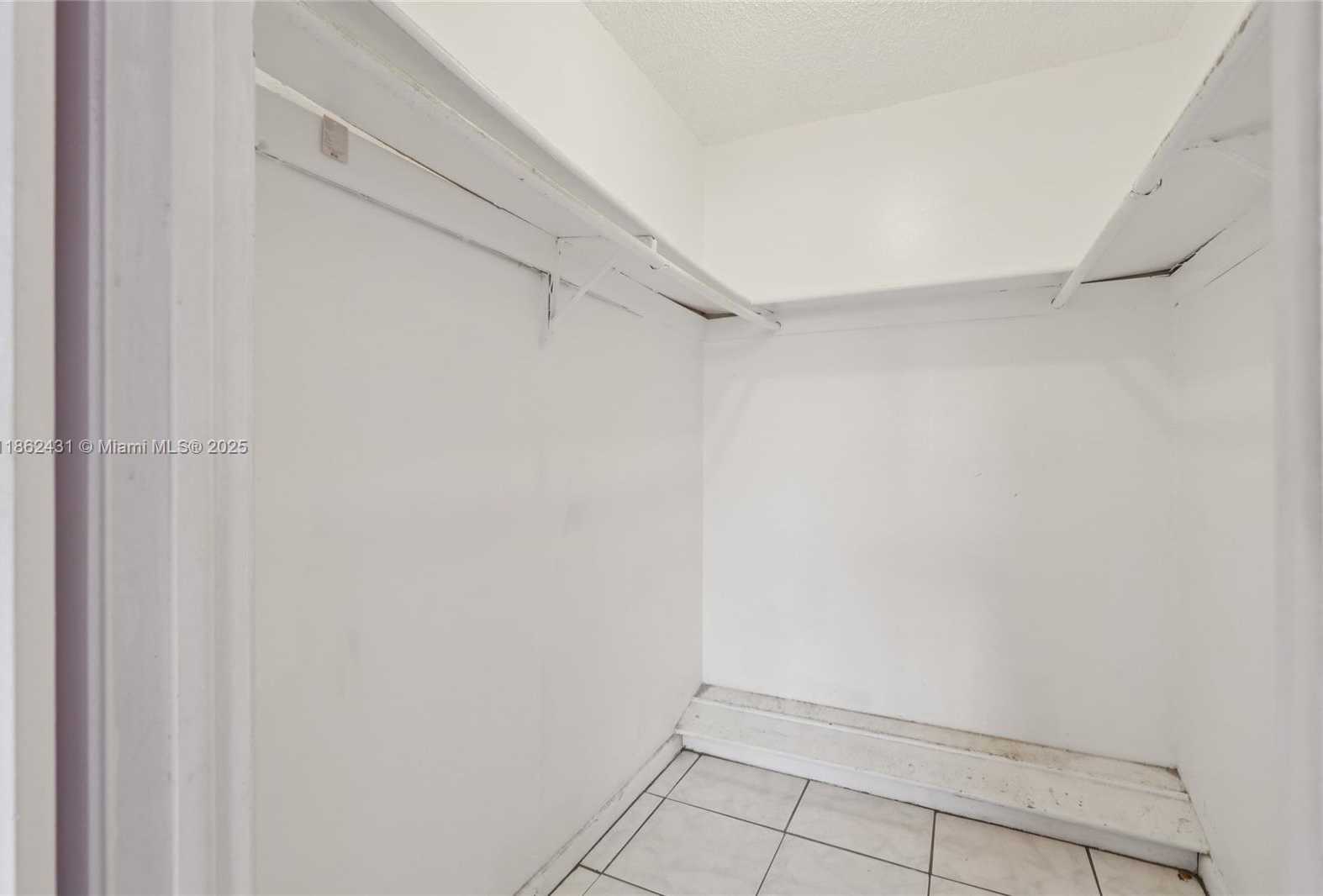 Small Image of 8135 SUNRISE LAKES BLVD #208, Sunrise Number 10