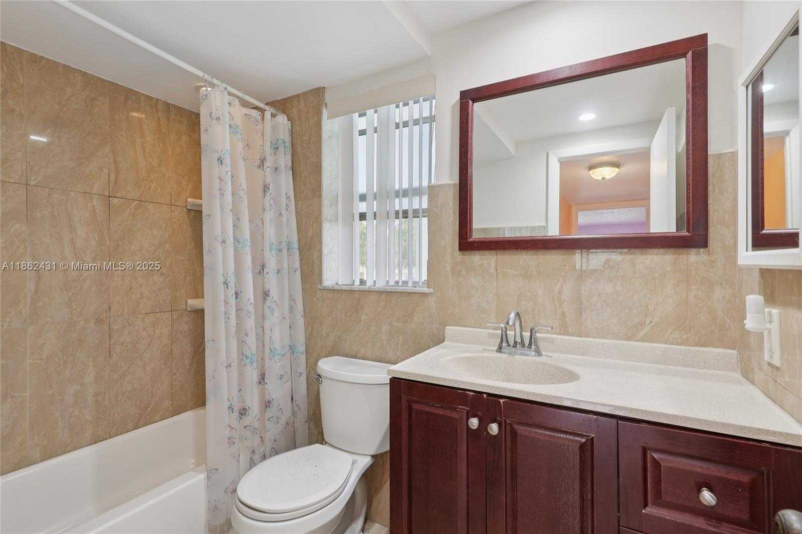 Small Image of 8135 SUNRISE LAKES BLVD #208, Sunrise Number 12