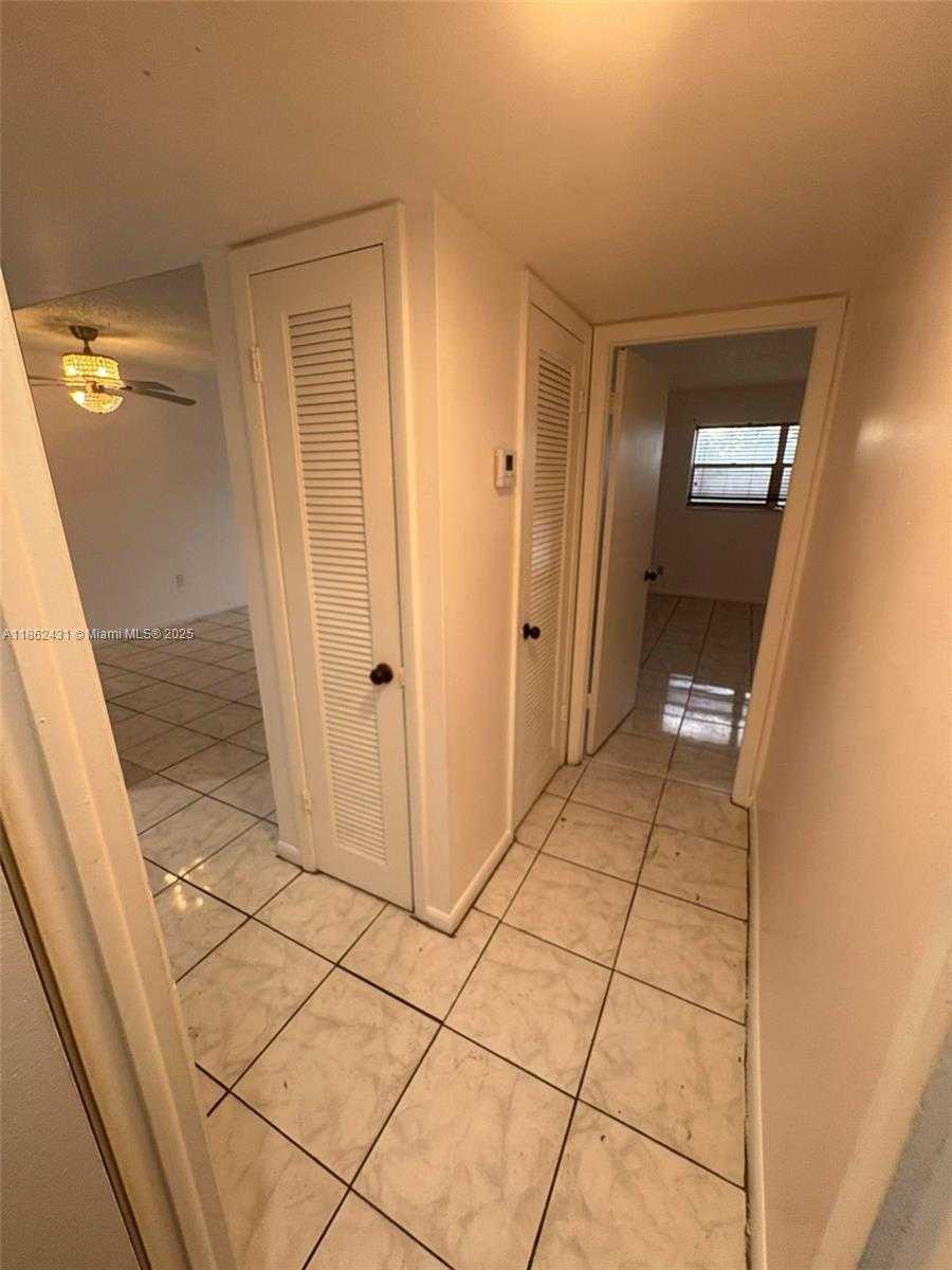 Small Image of 8135 SUNRISE LAKES BLVD #208, Sunrise Number 15
