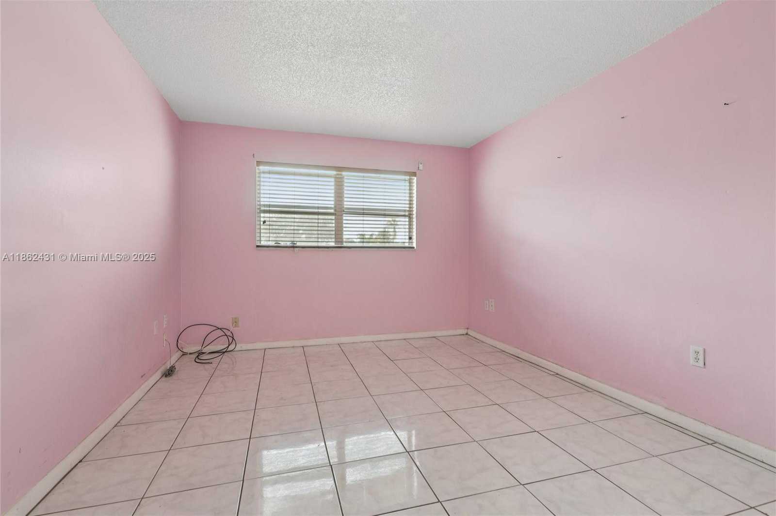 Small Image of 8135 SUNRISE LAKES BLVD #208, Sunrise Number 22