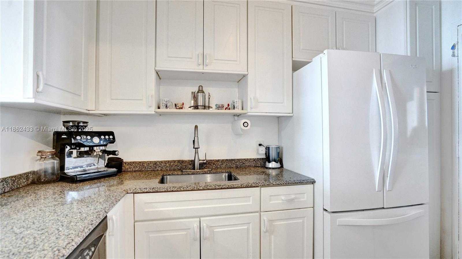 Small Image of 1228 WEST AVE #201, Miami Beach Number 17