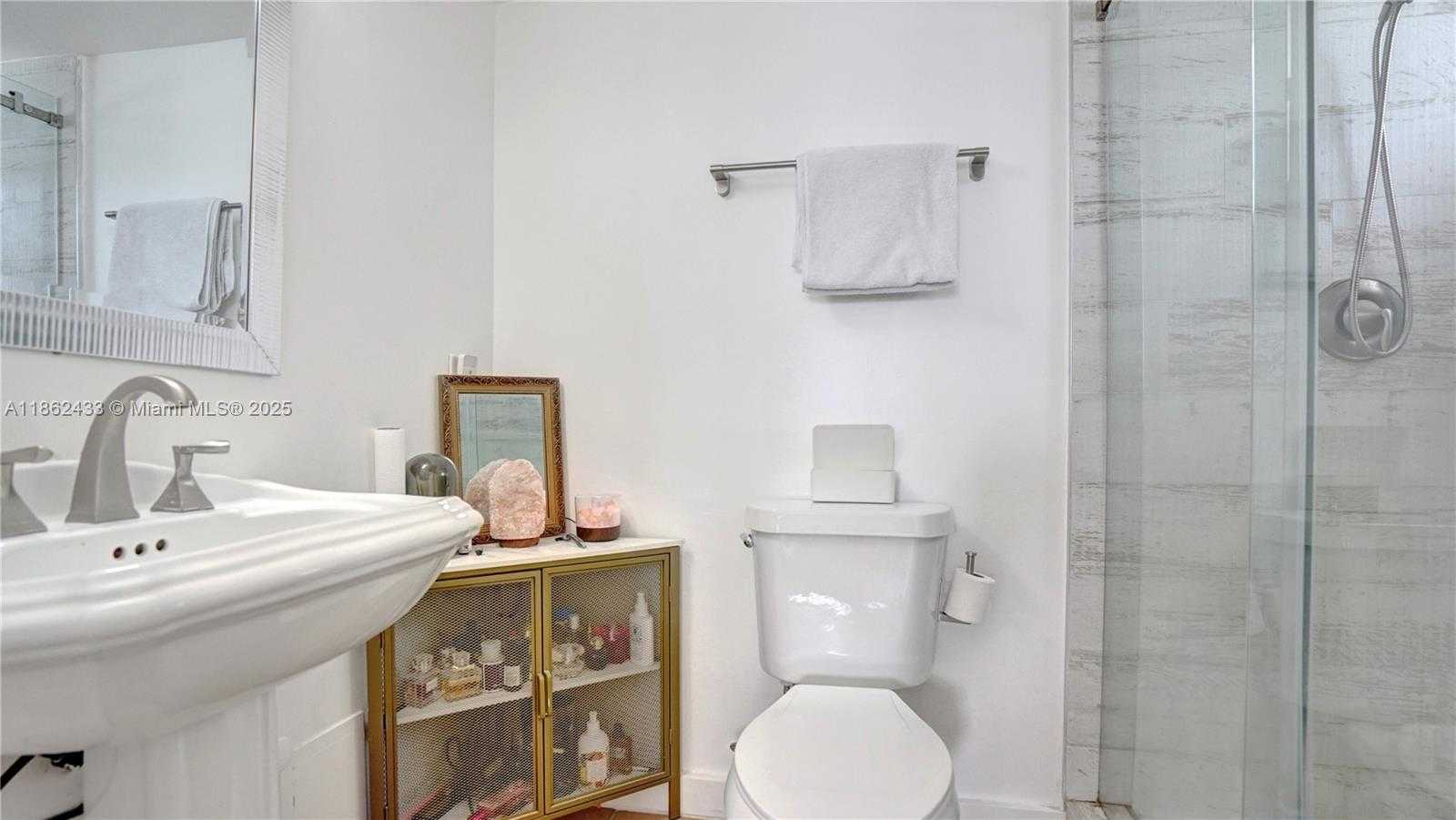 Small Image of 1228 WEST AVE #201, Miami Beach Number 21