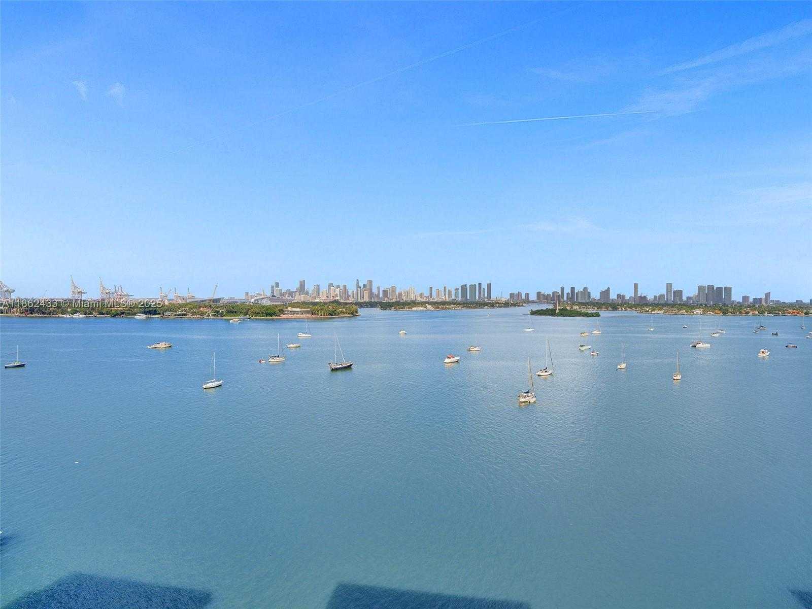 Small Image of 1228 WEST AVE #201, Miami Beach Number 4