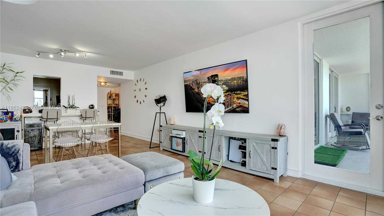 Small Image of 1228 WEST AVE #201, Miami Beach Number 9