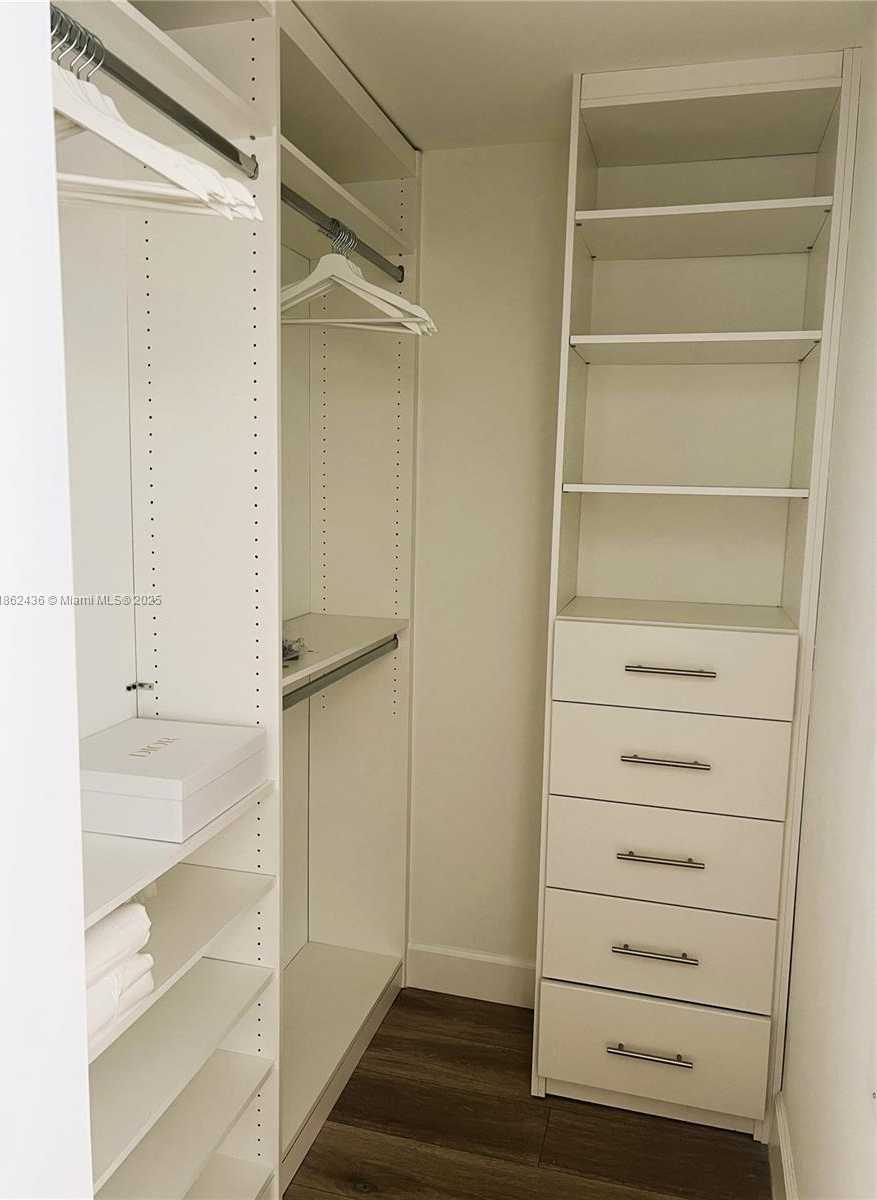 Small Image of 1300 BRICKELL BAY DR #903, Miami Number 12