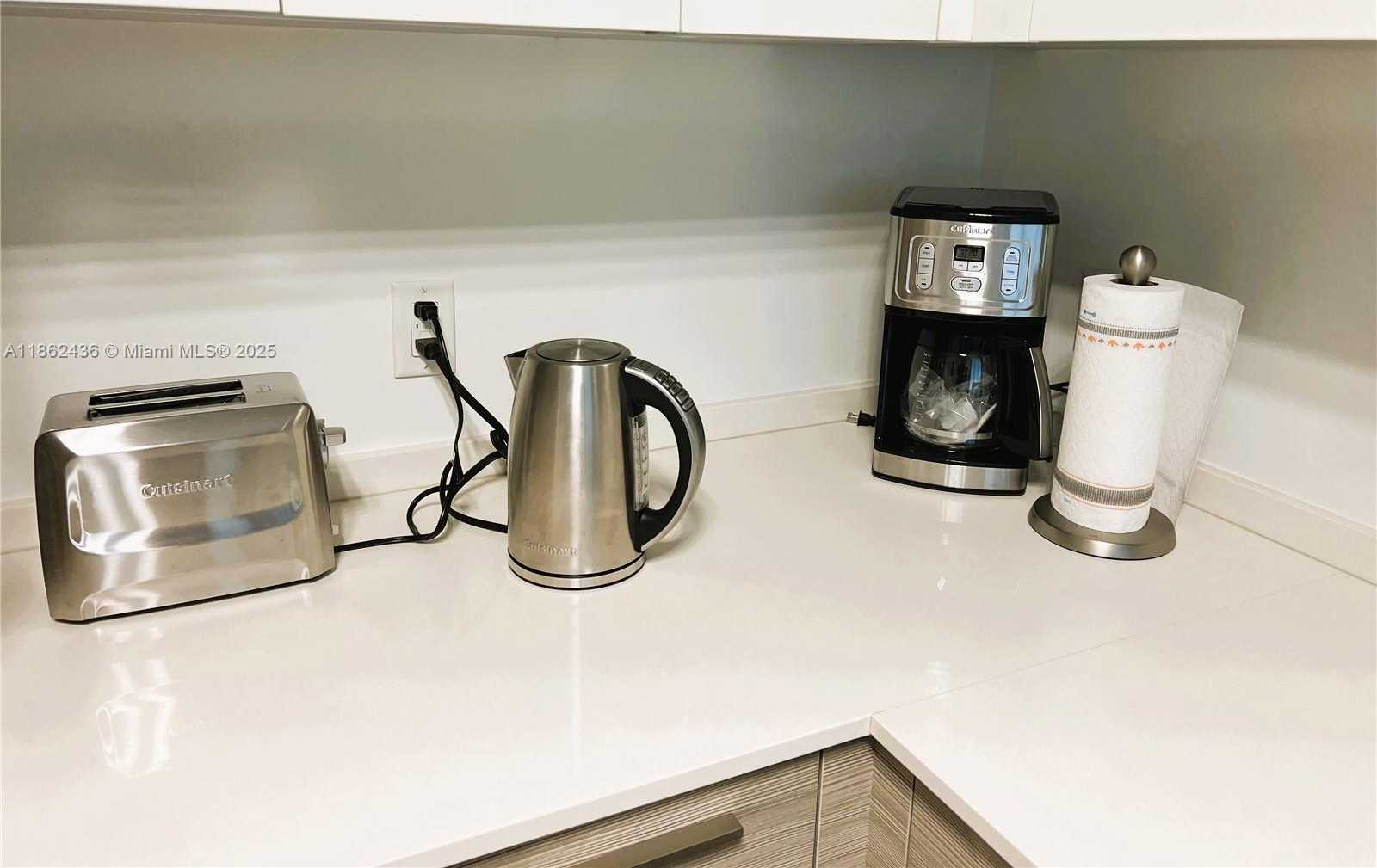 Small Image of 1300 BRICKELL BAY DR #903, Miami Number 8