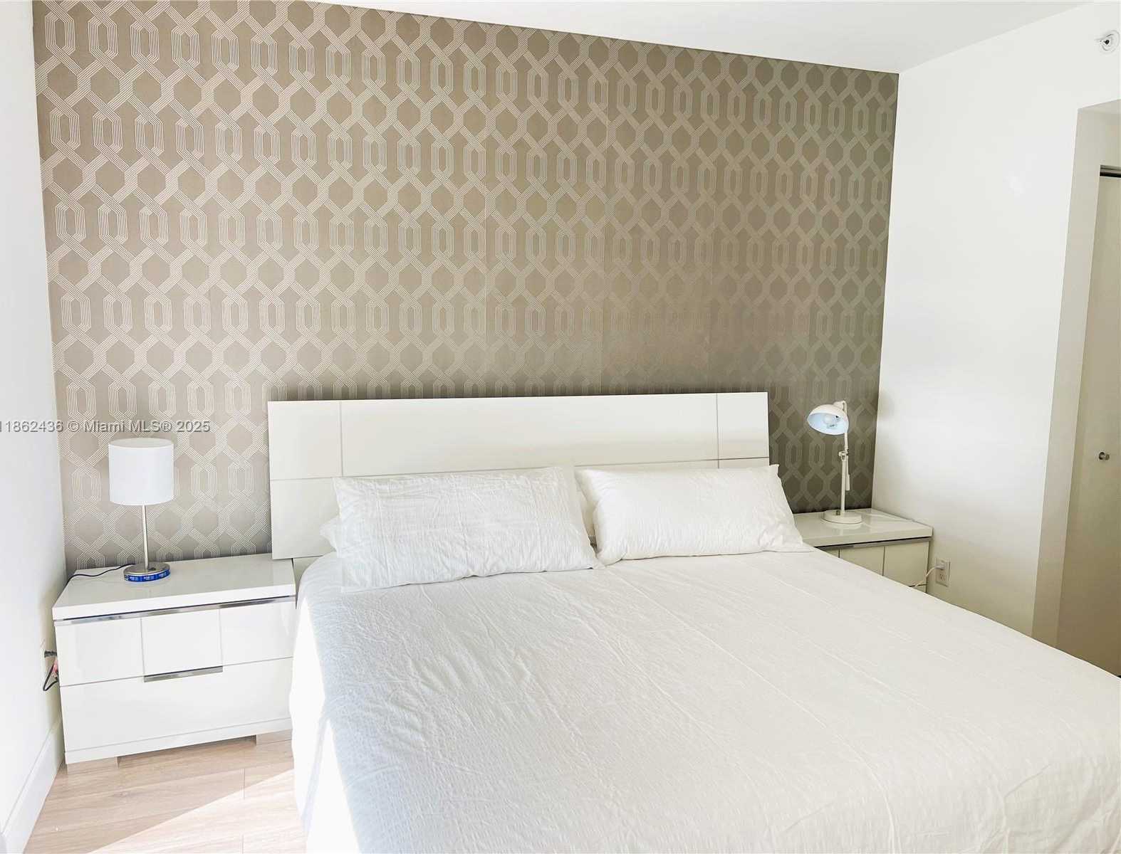 Small Image of 1300 BRICKELL BAY DR #903, Miami Number 9