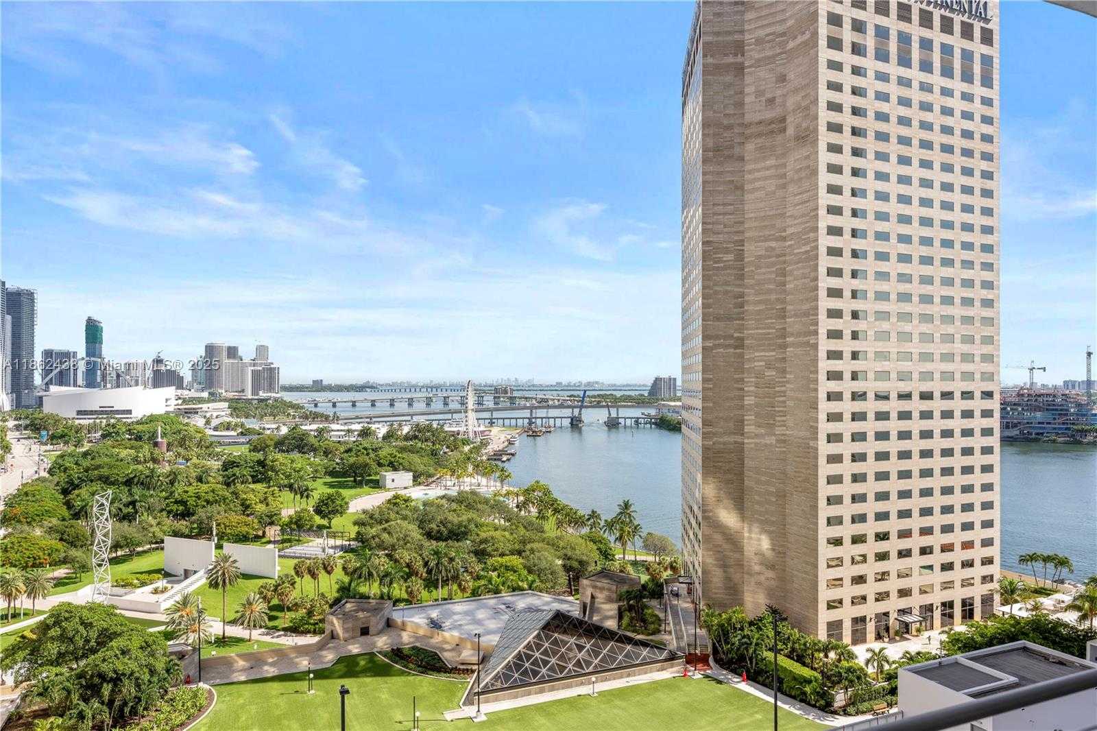 Small Image of 325 SOUTH BISCAYNE BLVD #1918, Miami Number 11