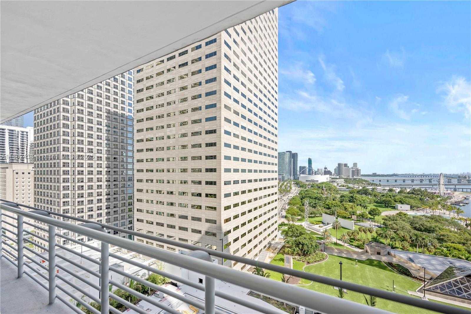 Small Image of 325 SOUTH BISCAYNE BLVD #1918, Miami Number 12