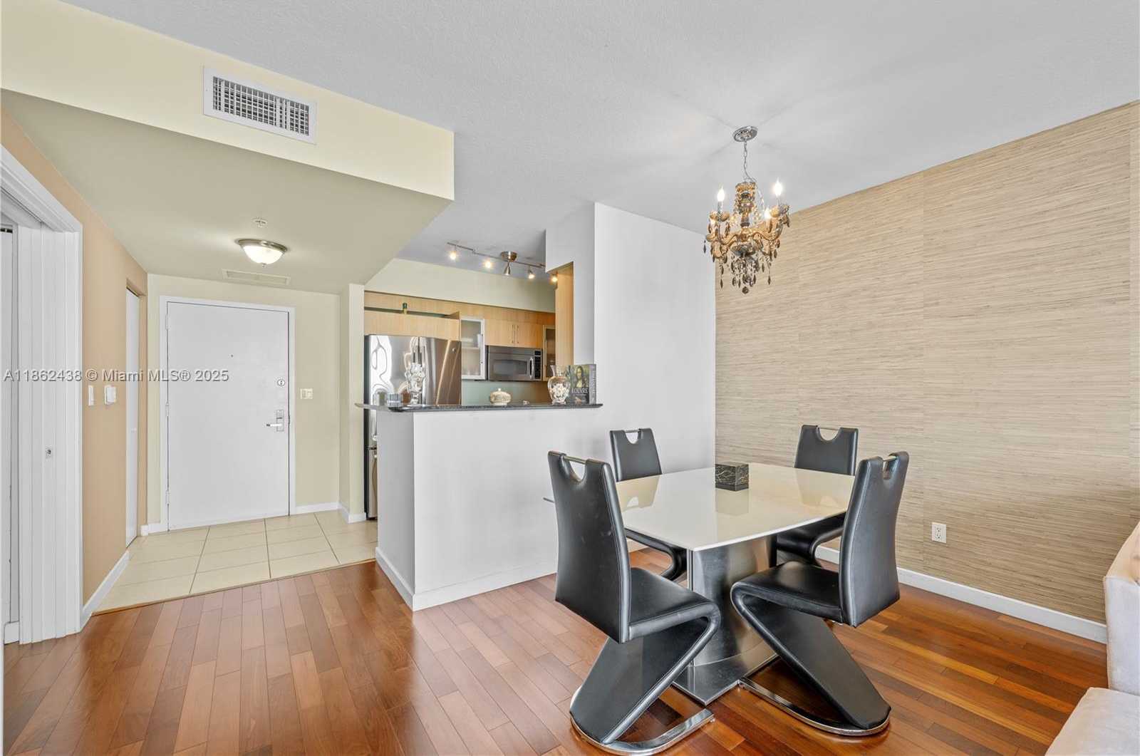 Small Image of 325 SOUTH BISCAYNE BLVD #1918, Miami Number 15