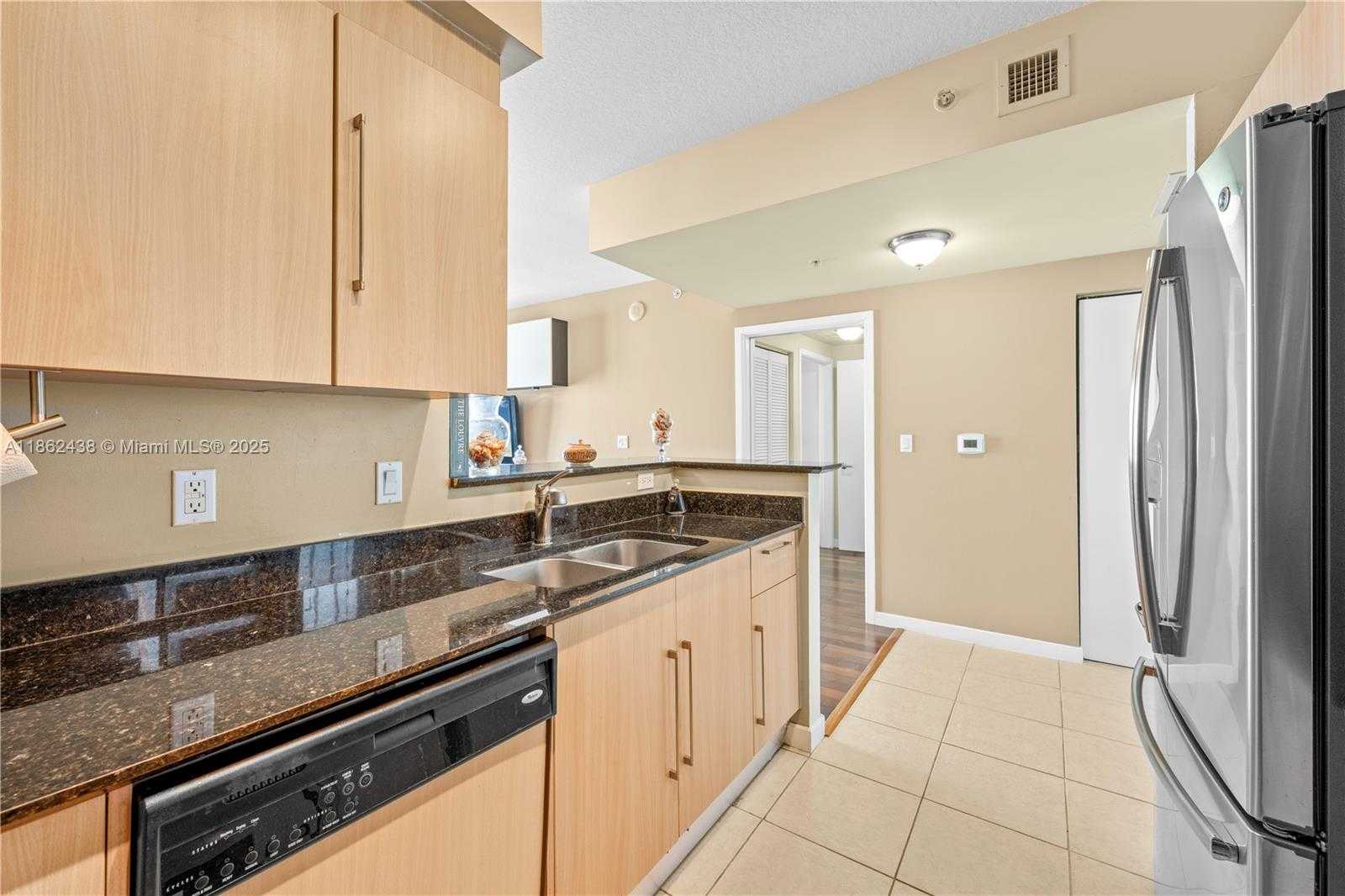 Small Image of 325 SOUTH BISCAYNE BLVD #1918, Miami Number 19