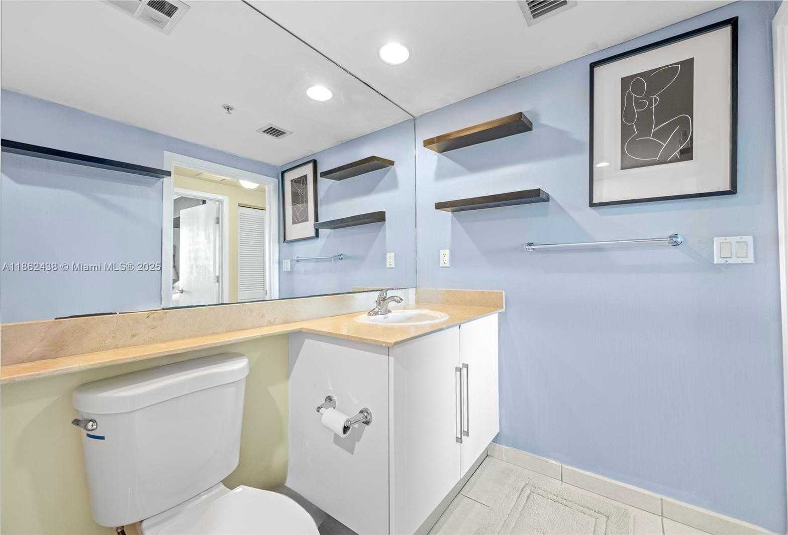 Small Image of 325 SOUTH BISCAYNE BLVD #1918, Miami Number 22