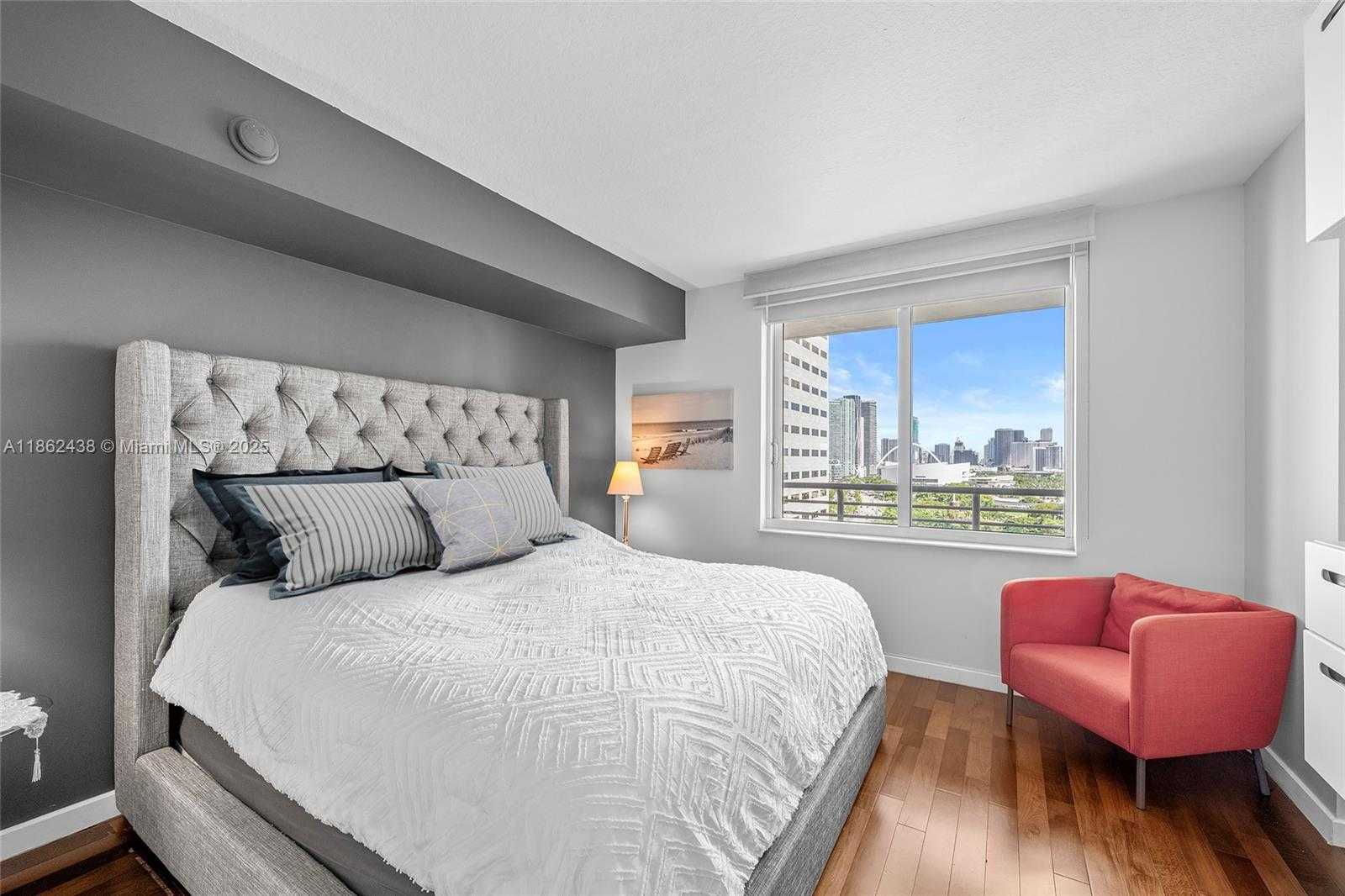 Small Image of 325 SOUTH BISCAYNE BLVD #1918, Miami Number 24
