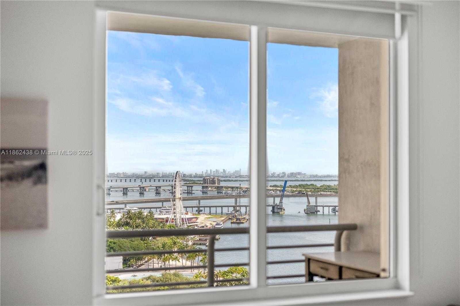 Small Image of 325 SOUTH BISCAYNE BLVD #1918, Miami Number 27