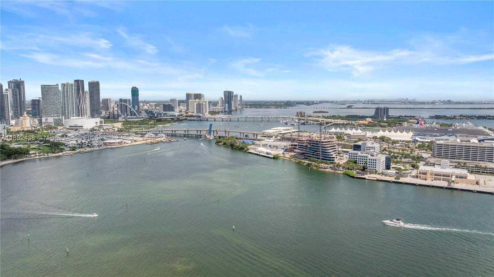 Small Image of 325 SOUTH BISCAYNE BLVD #1918, Miami Number 32