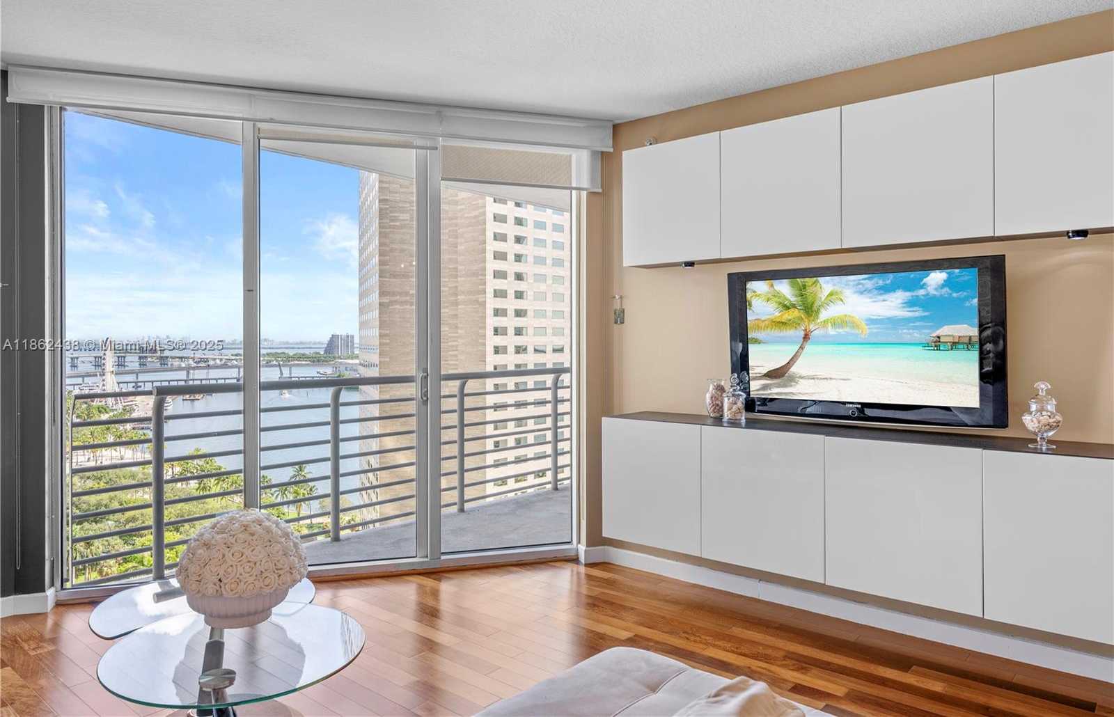 Small Image of 325 SOUTH BISCAYNE BLVD #1918, Miami Number 6