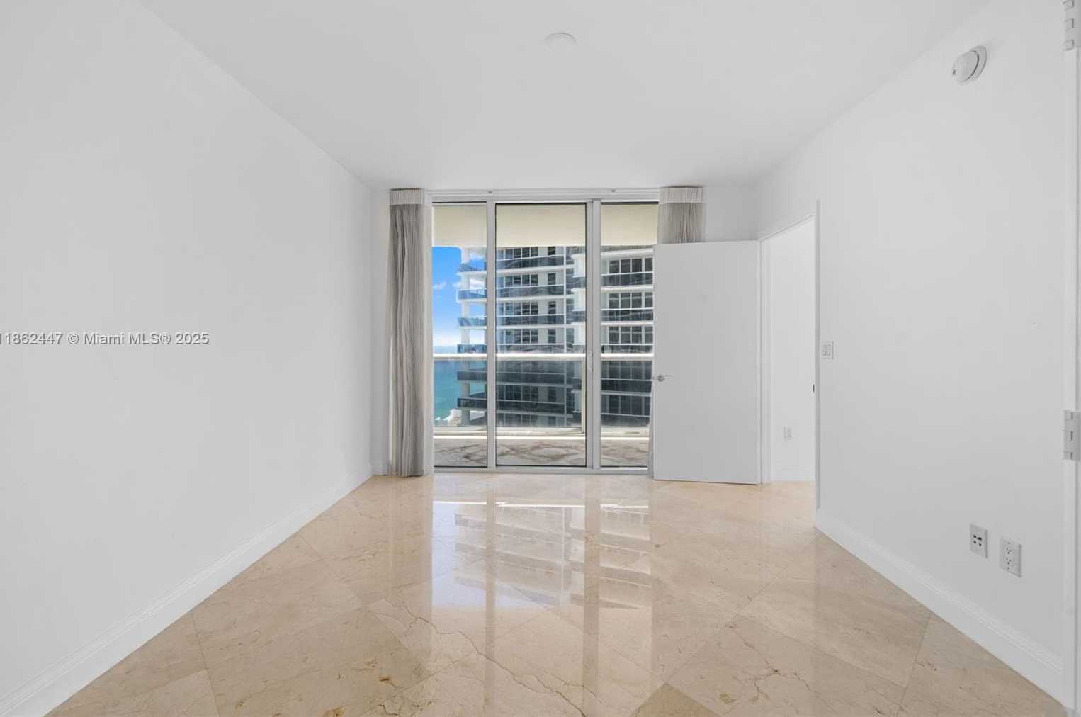 Small Image of 1830 SOUTH OCEAN DR #3706, Hallandale Beach Number 17