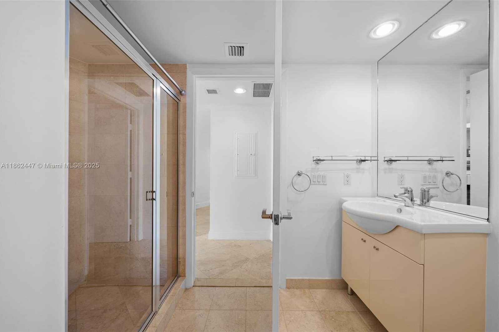 Small Image of 1830 SOUTH OCEAN DR #3706, Hallandale Beach Number 22