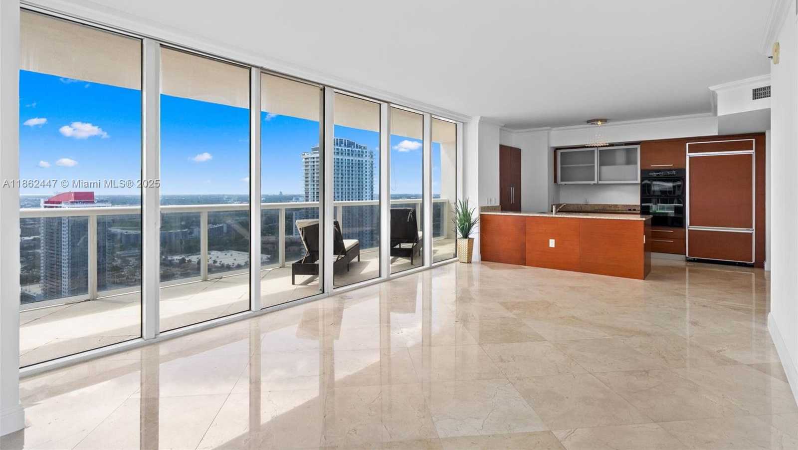 Small Image of 1830 SOUTH OCEAN DR #3706, Hallandale Beach Number 4