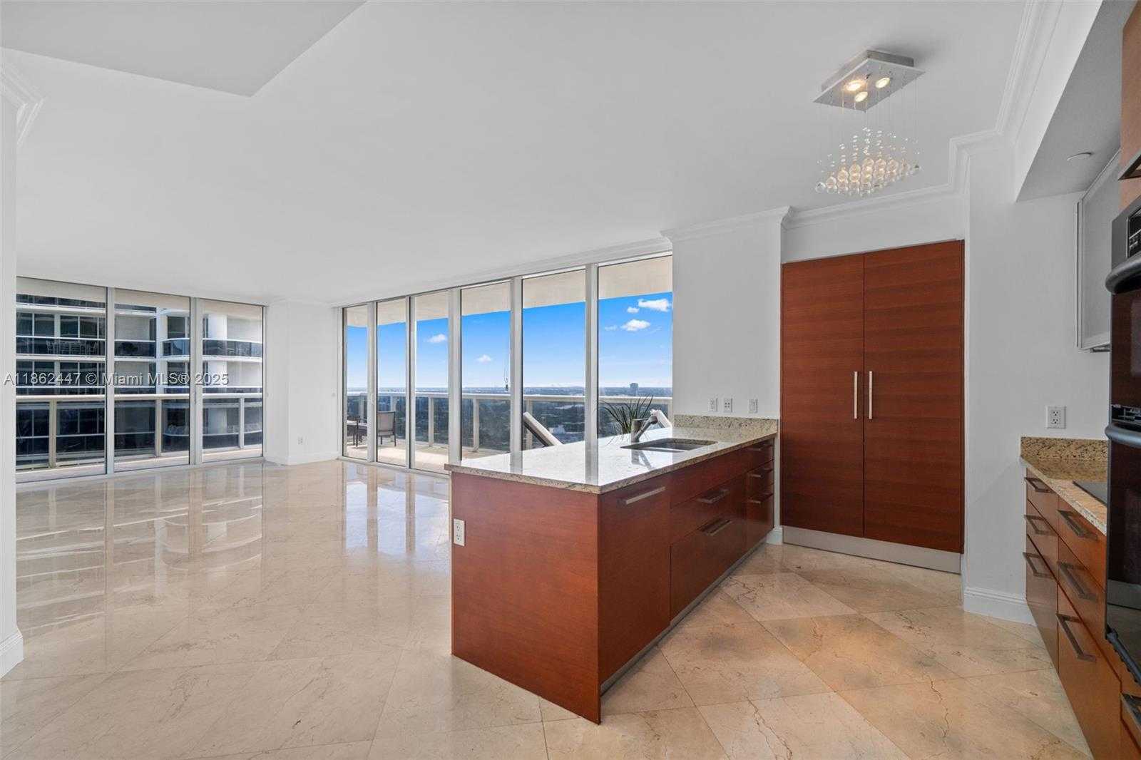Small Image of 1830 SOUTH OCEAN DR #3706, Hallandale Beach Number 6