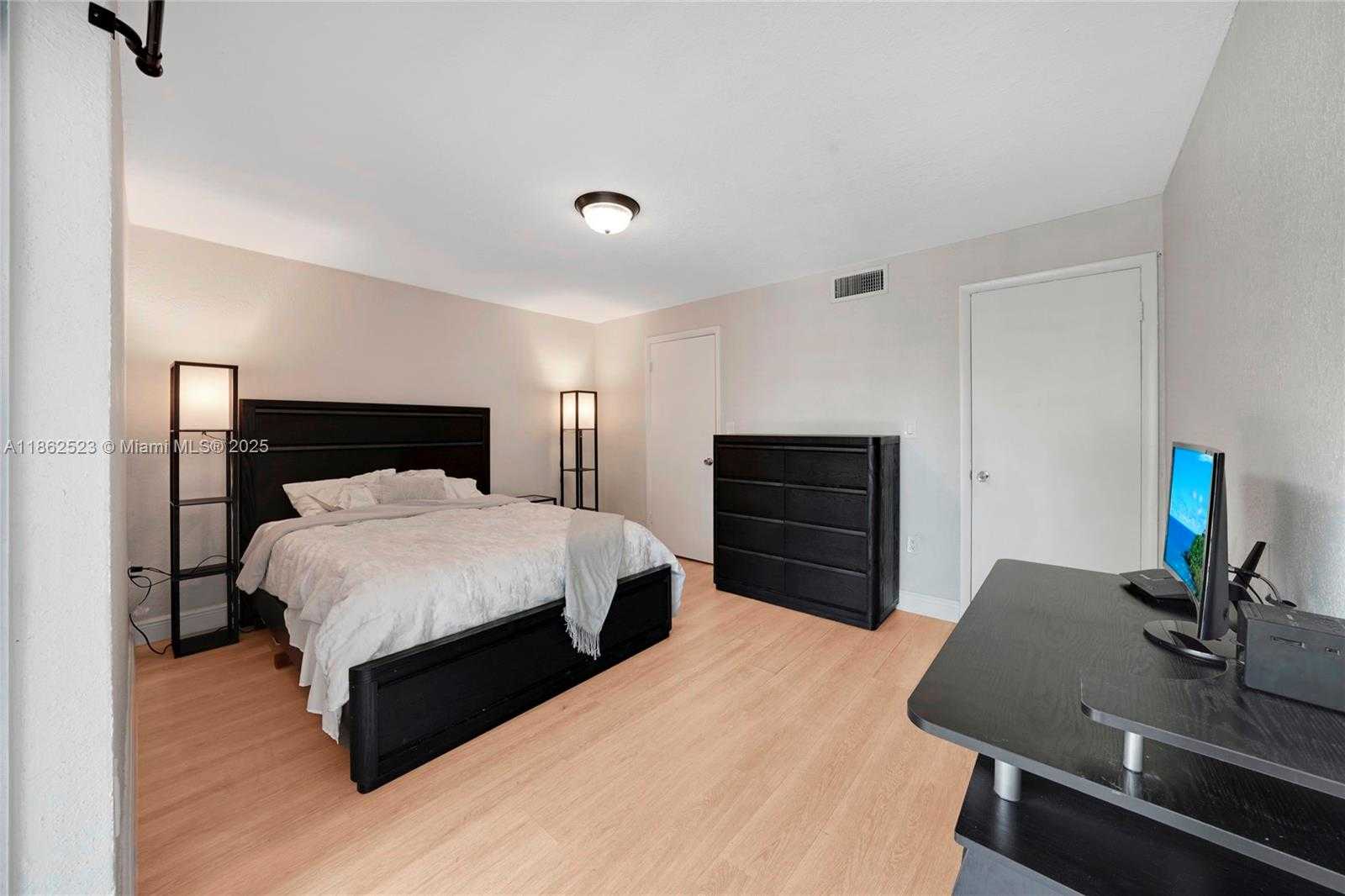 Small Image of 1810 WEST 56TH ST #3204, Hialeah Number 11