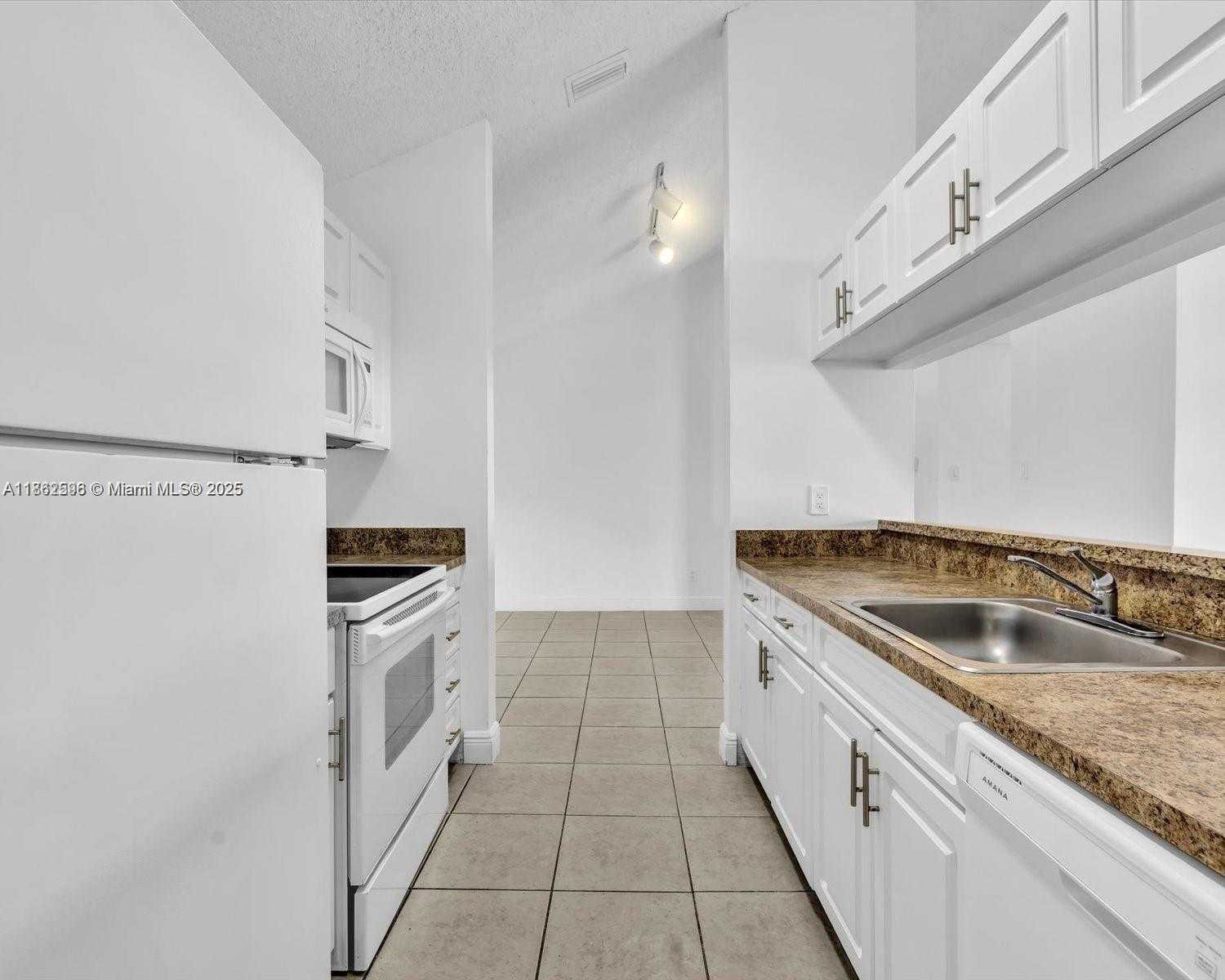 Small Image of 15770 SOUTH WEST 106TH TER #303, Miami Number 11