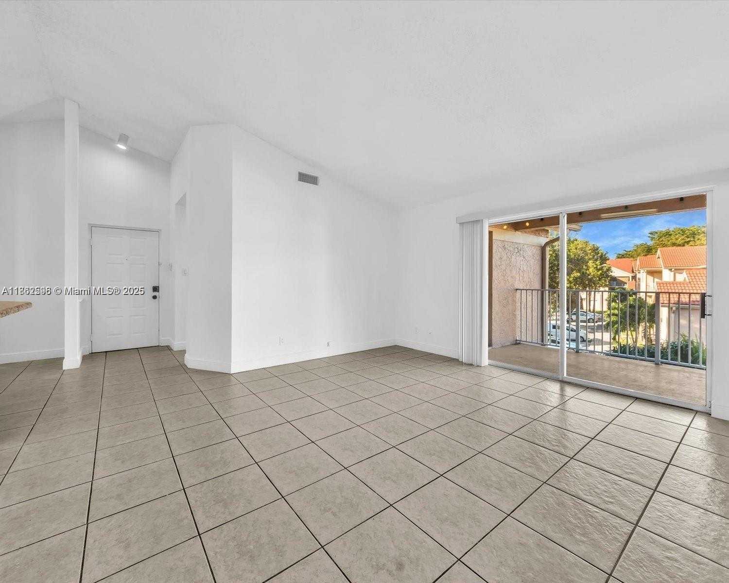 Small Image of 15770 SOUTH WEST 106TH TER #303, Miami Number 14