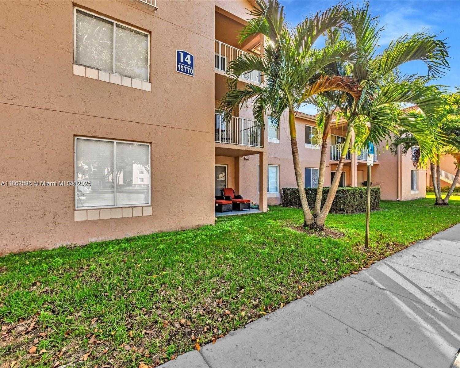 Small Image of 15770 SOUTH WEST 106TH TER #303, Miami Number 4